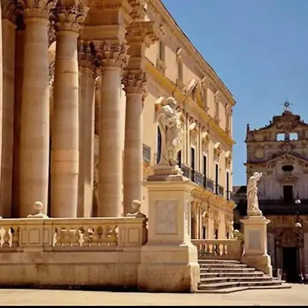 Ortigia Courtyard By Ortigia Appartement *